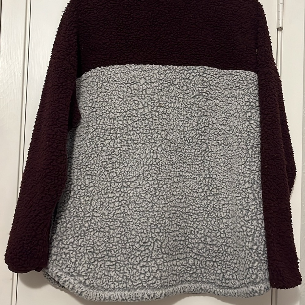 Maurice’s maroon and gray pull over faux Sherpa sweatshirt XL - Picture 11 of 12